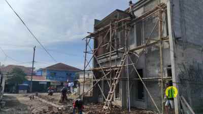 cluster 3 unit saja pinggir jalan leuwinanggung tapos