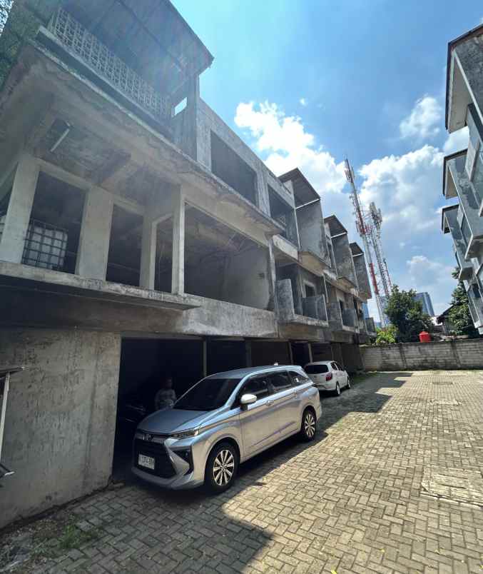 dijual 8 hometown di menteng atas