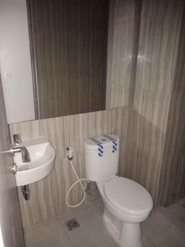 dijual apartemen pakuwon bekasi pekayon bekasi