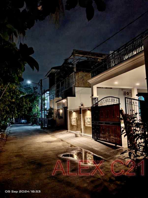 dijual cepat b u rumah baru mewah