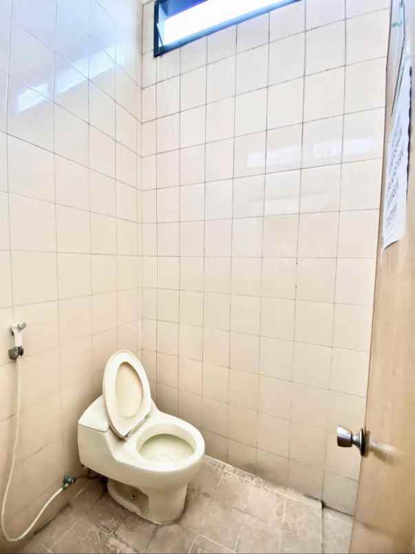 dijual disewakan ruko di cempaka putih ada 2unit