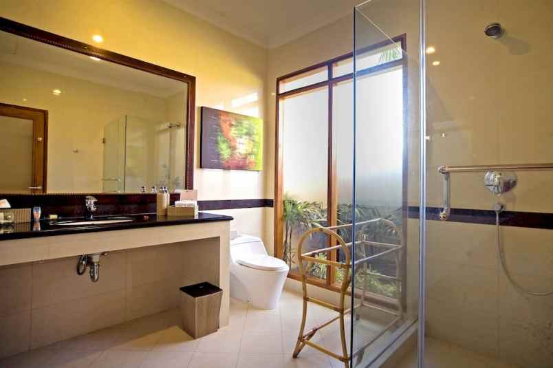 dijual hotel trawangan