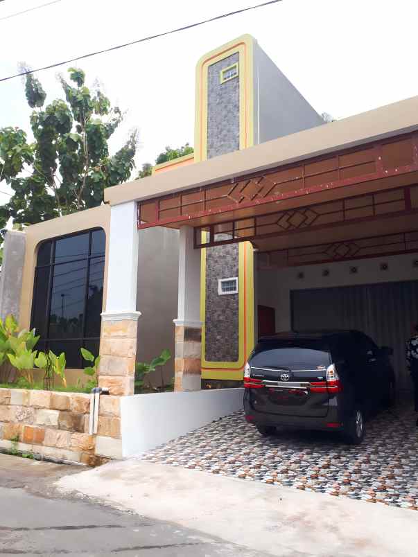dijual kost argomulyo