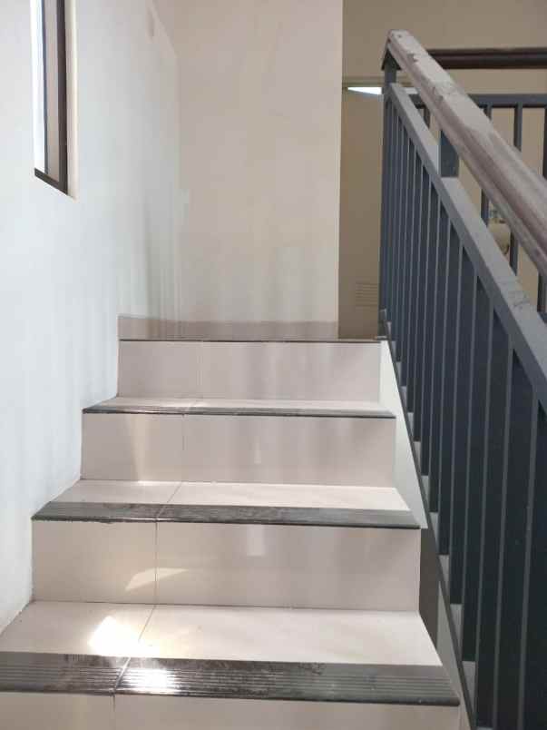 dijual kost jl jatihandap bandung