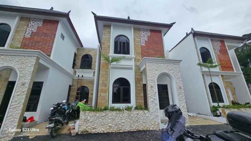 dijual kost jln cangkurawok babakan