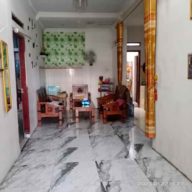 dijual murah rumah secondary di simpangan depok