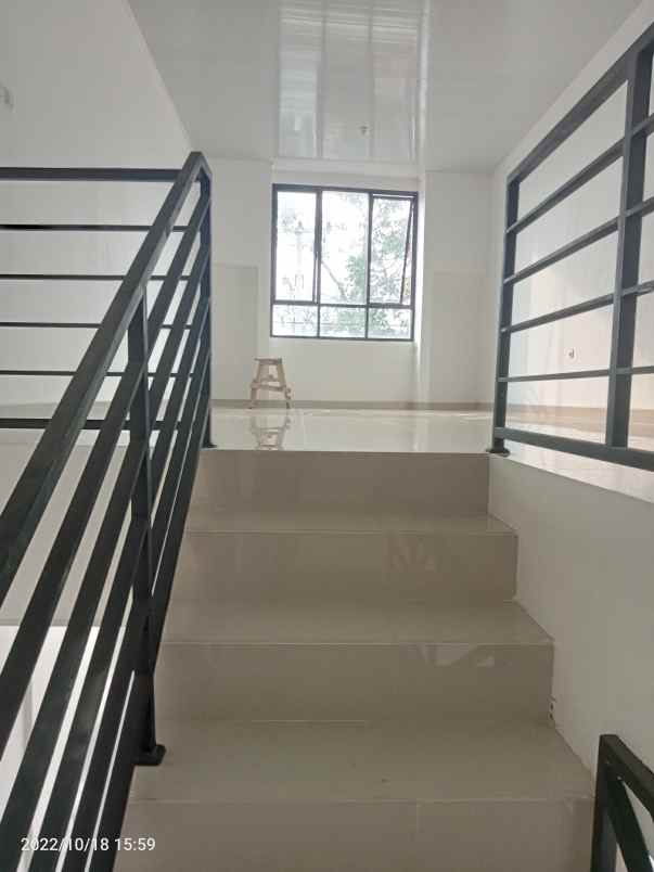 dijual ruko 2 lantai 1m kota bekasi