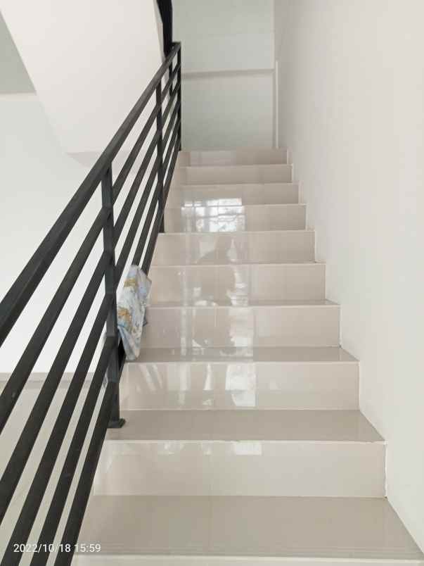 dijual ruko 2 lantai 1m kota bekasi