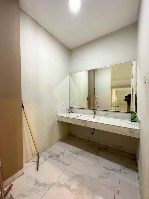 dijual ruko gudang kantor kalimalang