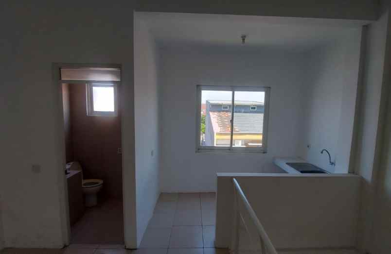 dijual ruko gudang kantor raya merr