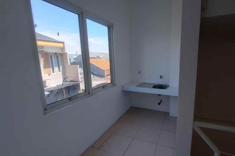 dijual ruko gudang kantor raya merr