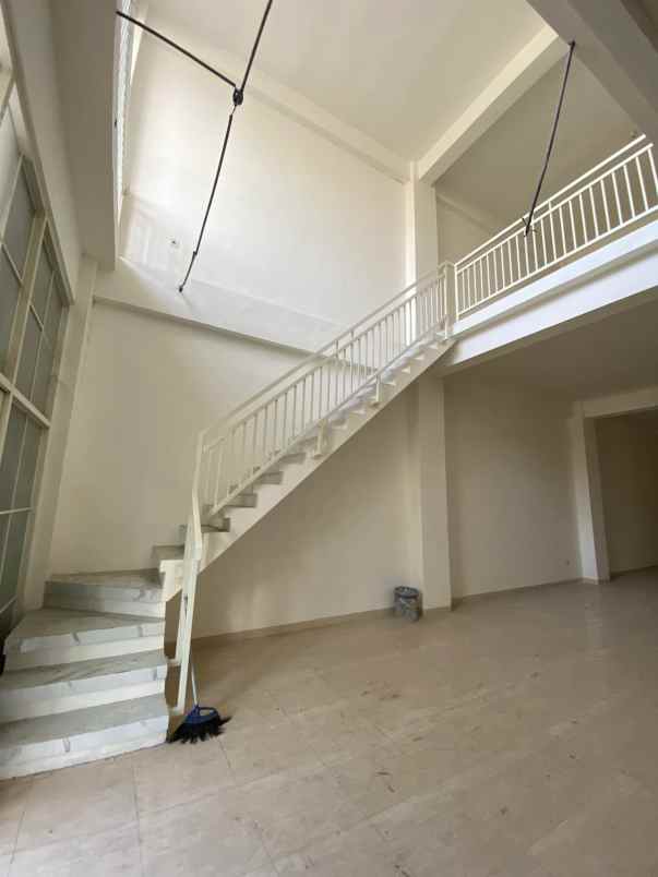 dijual ruko gudang kantor ruko central merr jl dr ir