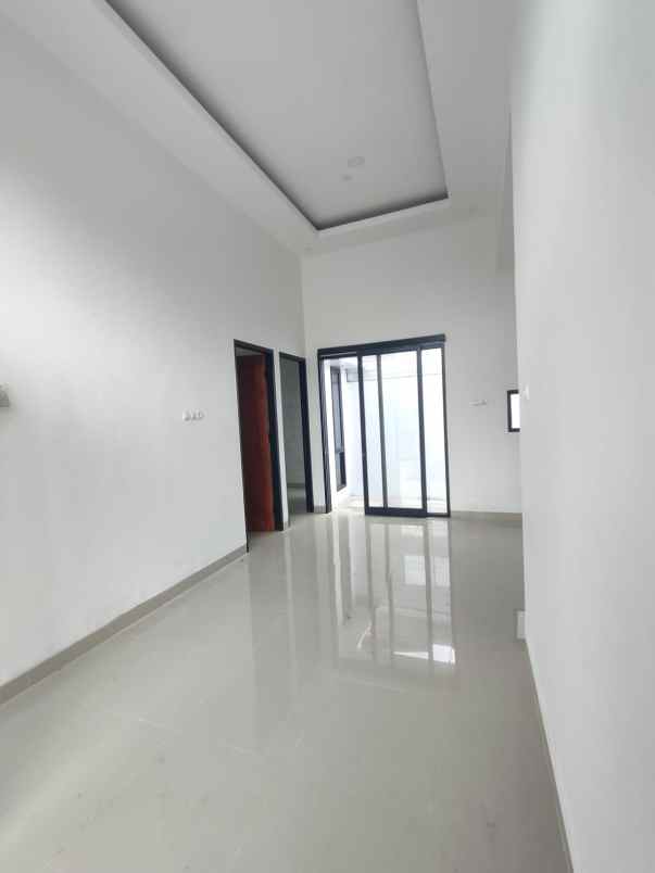 dijual rumah 2 km alun paseban