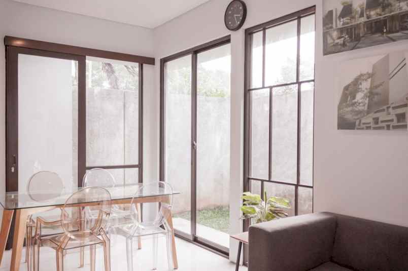 dijual rumah 2 lantai cirendeu ciputat tangerang