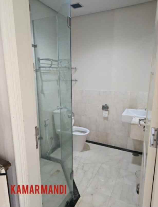 dijual rumah adhiwangsa