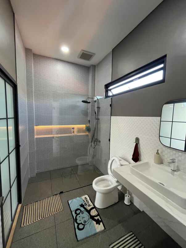 dijual rumah arcamanik endah