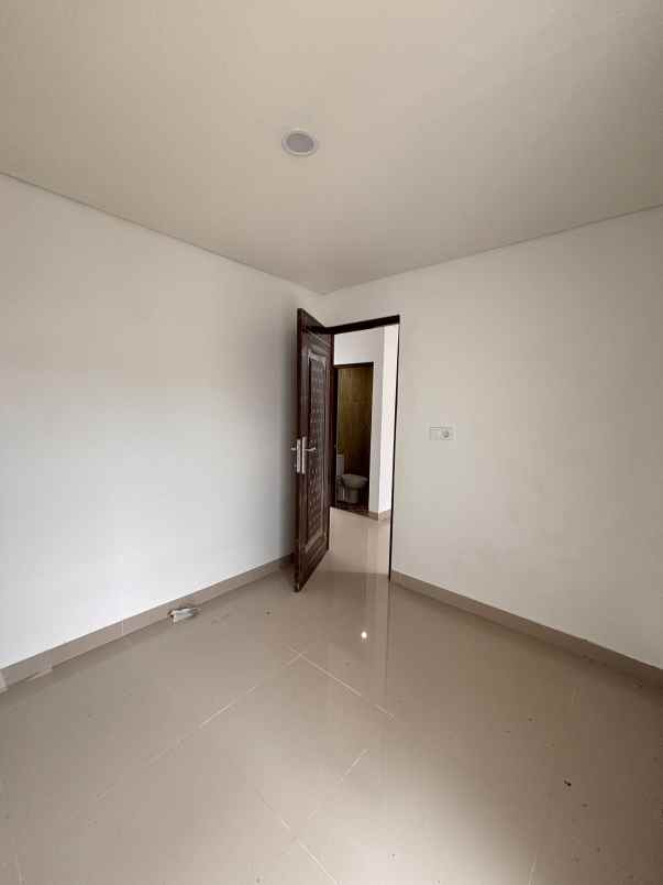 dijual rumah baru dalam cluster di reni jaya pamulang