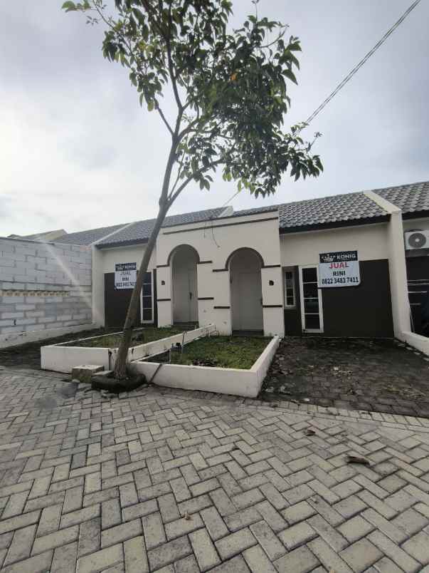 dijual rumah baru gress royal emran kedamean gresik