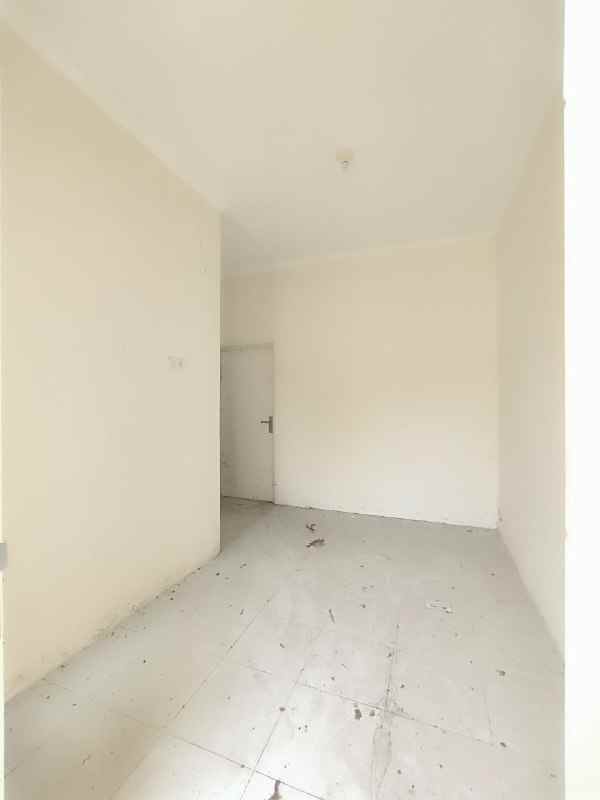 dijual rumah baru gress royal emran kedamean gresik