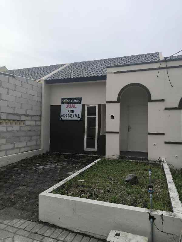 dijual rumah baru gress royal emran kedamean gresik