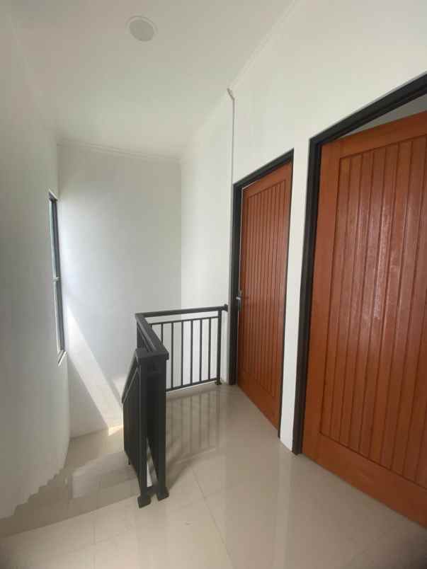 dijual rumah bedahan sawangan depok