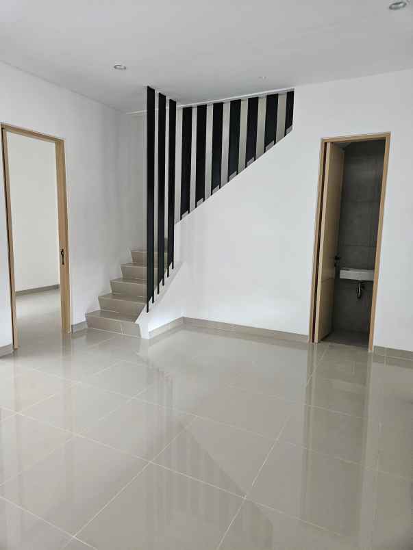 dijual rumah bintaro jaya sektor 9