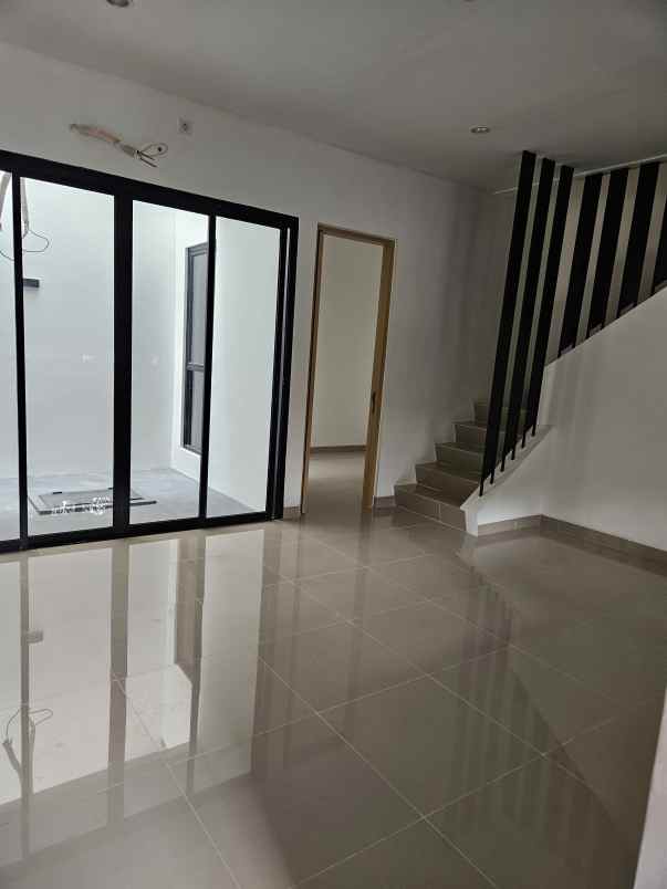 dijual rumah bintaro jaya sektor 9