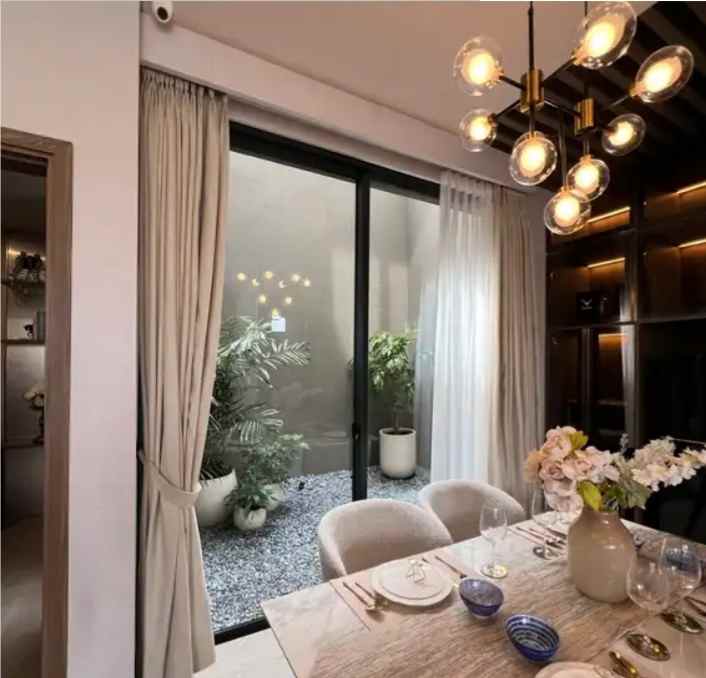 dijual rumah bsd city