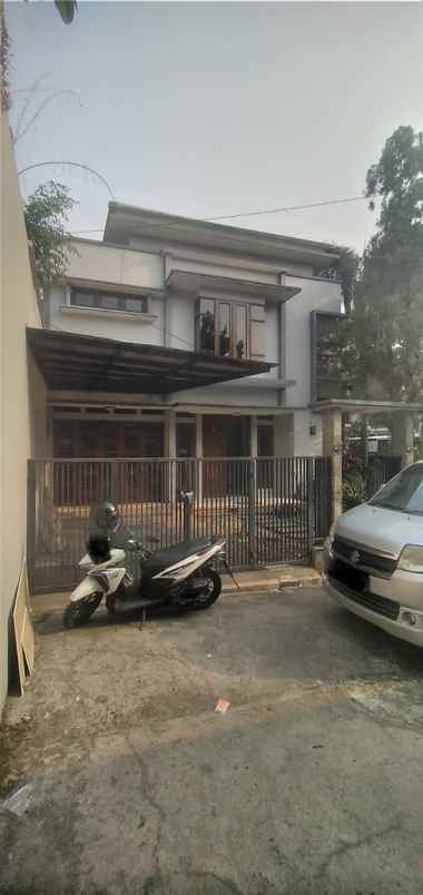 dijual rumah cantik di lebak bulus