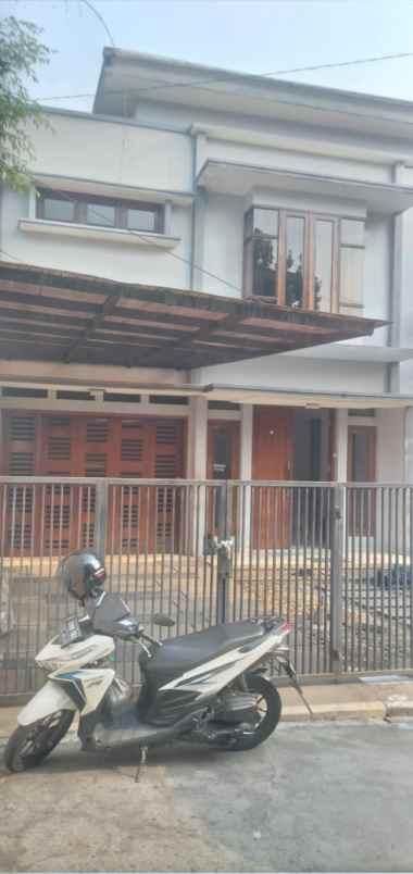 dijual rumah cantik di lebak bulus