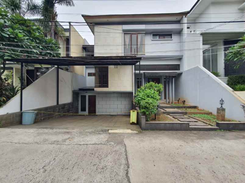 dijual rumah casa 23 lebak bulus jakarta selatan