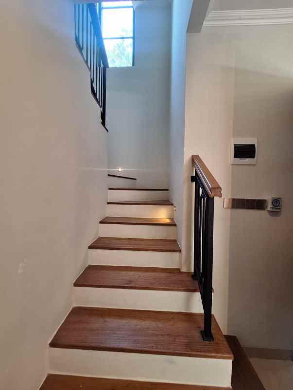 dijual rumah cempaka putih jakpus