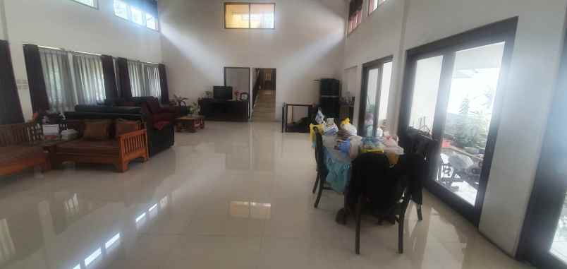 dijual rumah cigadung raya tubagus