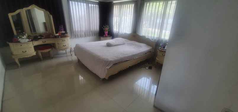 dijual rumah cigadung raya tubagus