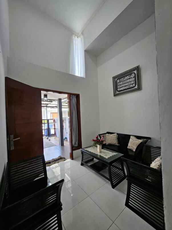 dijual rumah ciganitri