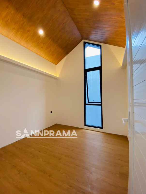 dijual rumah cipedak