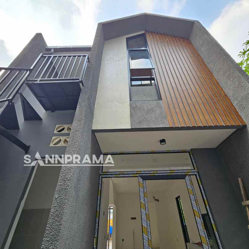 dijual rumah cipedak