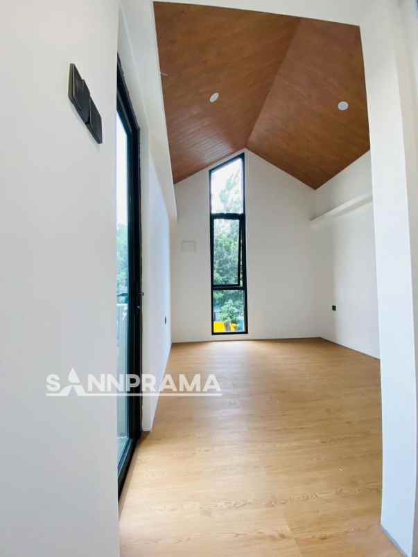 dijual rumah cipedak