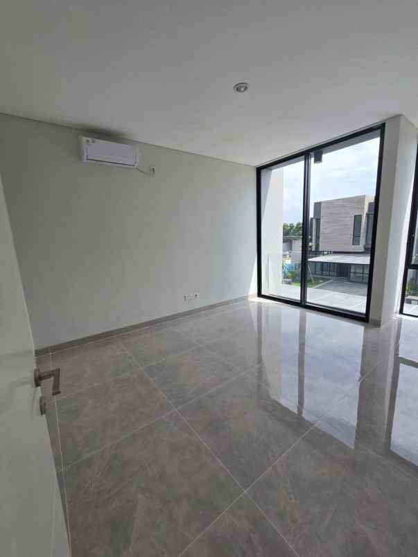 dijual rumah citraland utara pelican hill