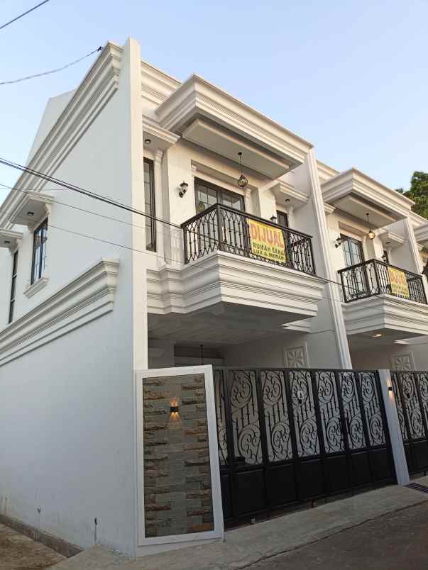 dijual rumah clasic modern dekat toll desari