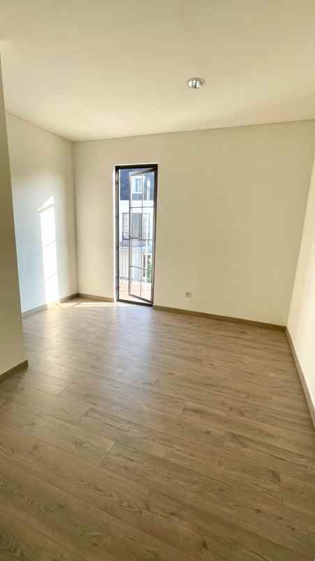 dijual rumah cluster maison de wisteria