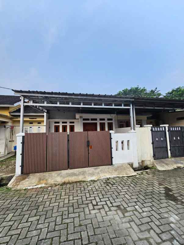 dijual rumah cluster nirwana