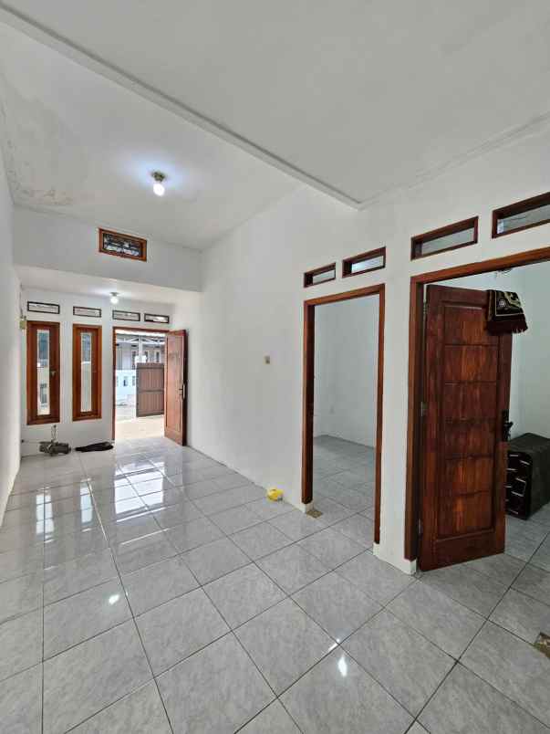 dijual rumah cluster nirwana