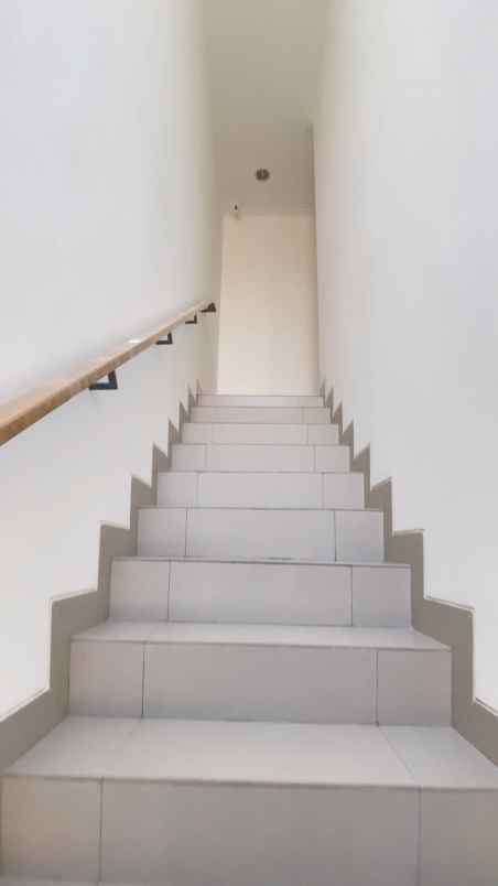 dijual rumah cluster okinawa pik2