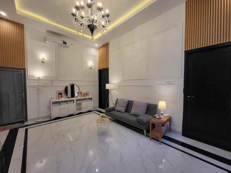 dijual rumah cluster palm spring