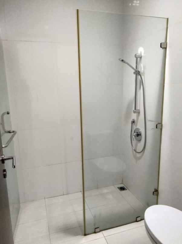 dijual rumah cluster palm spring jgc