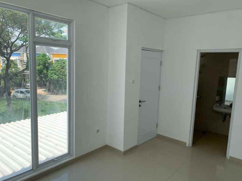 dijual rumah cluster savana metland