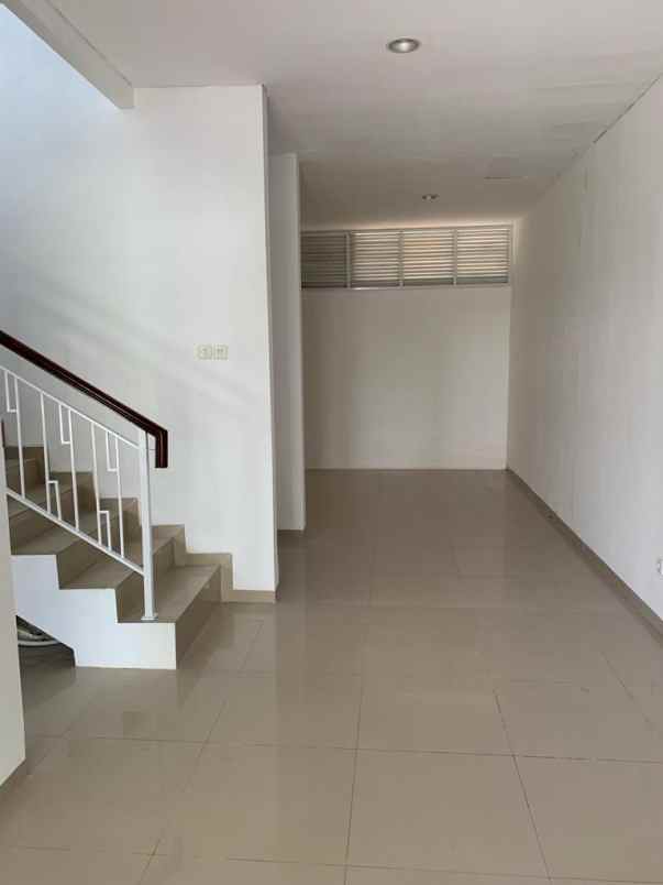 dijual rumah cluster savana metland