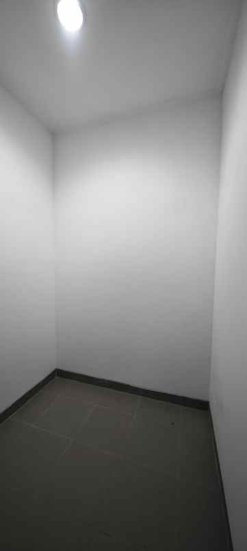 dijual rumah cluster scarlet pik2