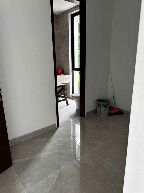 dijual rumah crystal golf citraland